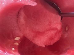 整个西瓜-昆明东站水果交易市场