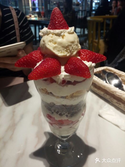 士多啤梨strawberry forever(熙地港店)草莓巴菲图片