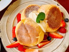 莓果奶油芝士舒芙蕾松饼-UPPER KITCHEN(延安路店)