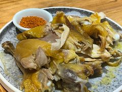 -头上红煨盐鸡·非遗院子餐厅