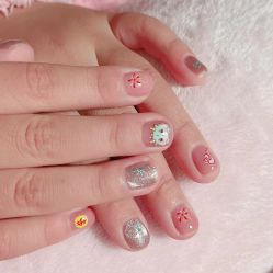 -灰姑娘美甲美睫馆