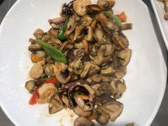 -鑫渔港海鲜本地菜·山海关浑锅(东戴河店)