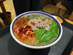 -云阿蛮云南生烫牛肉米线(奉贤路店)