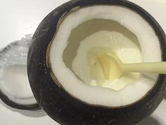 -志龙皇冠吃货椰子铺