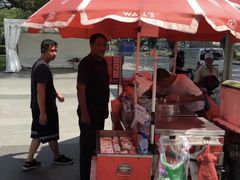 -詹爷爷乌节路街头冰淇淋