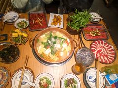 -洱火云南酸菜牛肉火锅(石景山当代商城店)