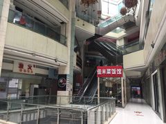-东方巴黎购物广场