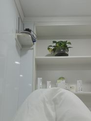 -苗医生专业祛痘·皮肤管理