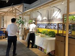 -渝信川菜 · 川味家常菜(财富购物中心店)