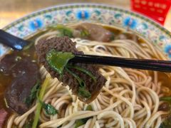 特色红烧牛肚面-金杨拉面王小吃面馆·牛三宝面·红烧牛肉粉