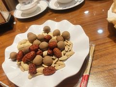 -那家老院子东北菜·饺子·小鸡炖蘑菇(艳华街店)