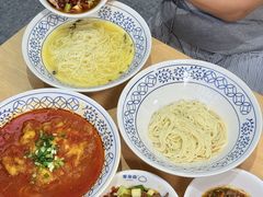 -李与白包子铺(桐梓林店)