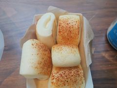 一口奶油芝士面包-巴黎贝甜(常德路店)