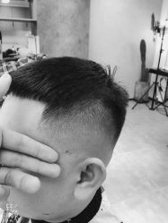 -诗悦发型烫染SALON