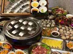 -围炉肉舍•炭烤活鳗•丹东海鲜烤肉(步行街店)