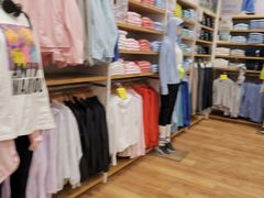 -优衣库(太原龙湖万达广场店)