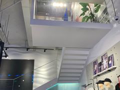 -阿迪达斯(武林银泰三叶草店)