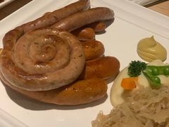 -LENBACH兰巴赫西餐啤酒坊(大连东港店)