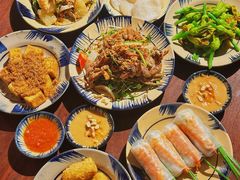 -Cuc Gach Quan Restaurant