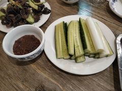 黄瓜大葱蘸酱-玫瑰红烤羊排(北新桥三条店)