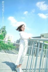 -onlygirl摄影美学馆高端定制(江滩店)