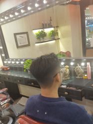 -东方先生国潮男士理发馆