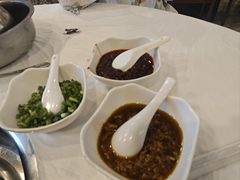 -鲁朗纳麦石锅鸡庄园