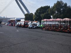 -南京眼步行桥
