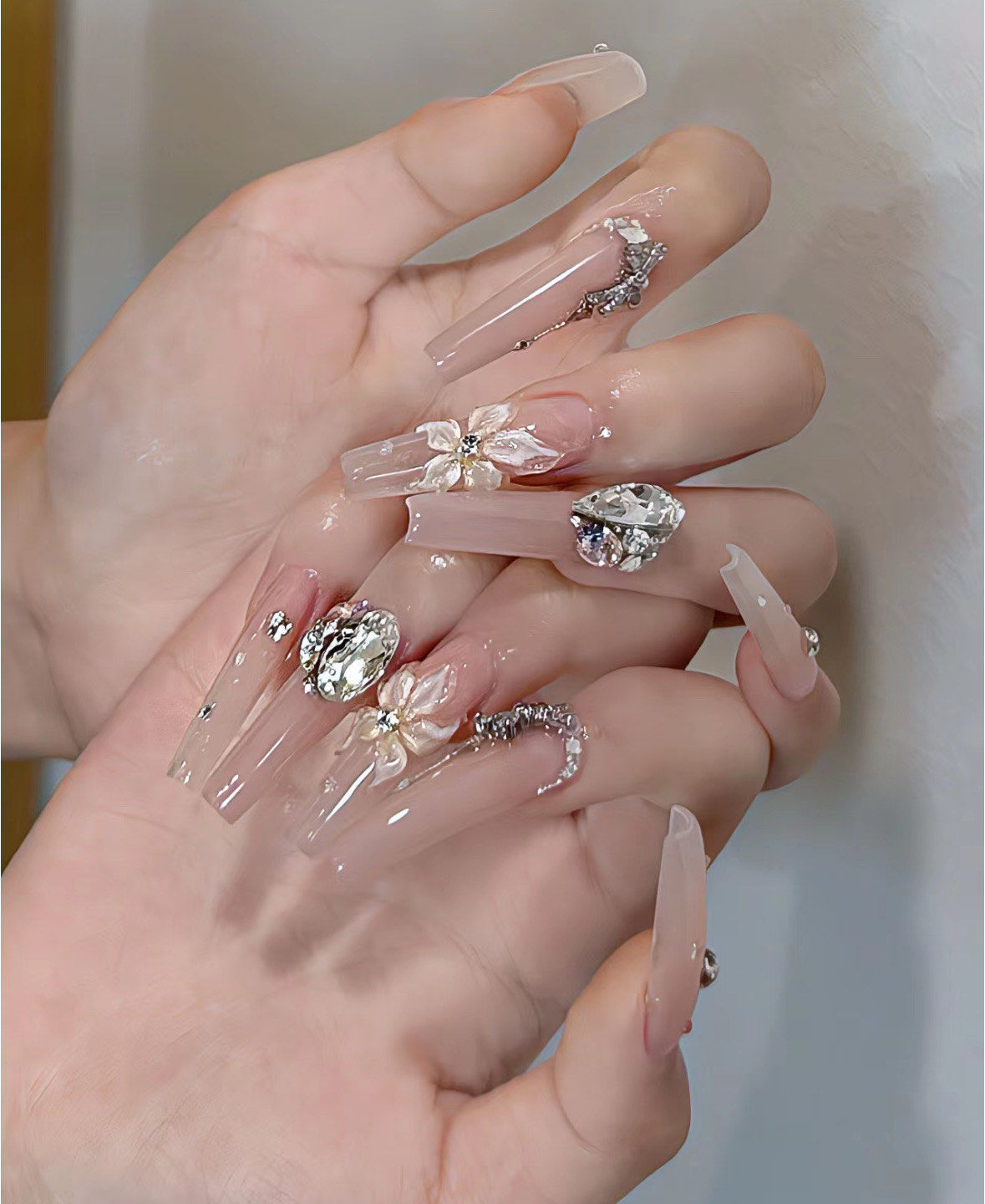 温柔气质✨ 经典法式美甲