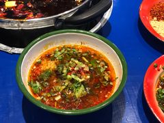 冒脑花-马路边边火锅串串(观前街店)