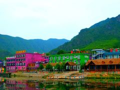 -百里峡七彩艺术小镇