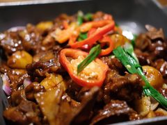锅仔香焖黄牛肉-弄堂里·寻味杭州(湖滨银泰in77C区店)