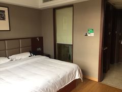 -铂逸梦秦酒店(横店梦幻谷店)