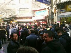 排队的人们-刘纪孝腊牛羊肉(北广济街店)