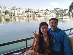 -Lake Shore Hotel & Restaurant