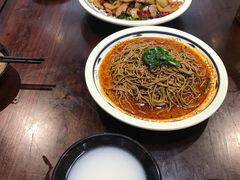 -蓝田九大碗民俗食府(蓝田店)