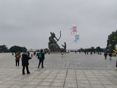 -巴陵广场