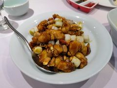 宫保鸡丁-味+新京宴·烤鸭·北京菜(创意谷店)