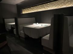 -左庭右院鲜牛肉火锅黑金店(陆家嘴中心店)