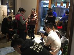 等位区-打酱友•斑鱼海鲜粥火锅(吴桥店)