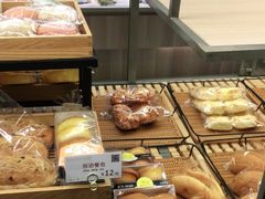 -顶东面包花园·生日蛋糕(世博店)