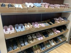-UGG(燕莎奥特莱斯购物中心店)