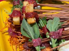 香菜牛肉-串门邻居串串火锅(云南南路店)