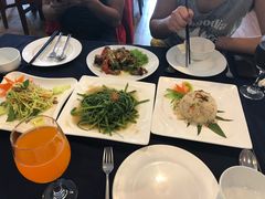 -Neary Khmer Restaurant
