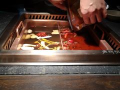 -老牌坊云南鱼豆花火锅(哈西万达店)
