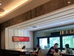 -必胜客(WOW中心城店)