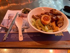 双拼卤肉饭-陈鹏鹏潮汕菜(宝安机场T3航站楼店)