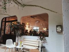 -彳亍咖啡·这里(水湾路店)