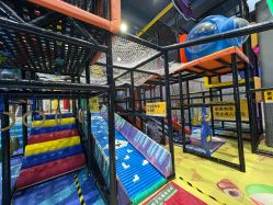 -反弹蹦床公园·亲子乐园·团建·派对(尚品奥莱店)