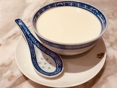 -香港百合居(LCM置汇旭辉广场店)